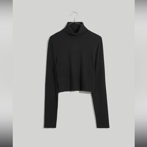 NWT Ribbed Supercrop Turtleneck Top